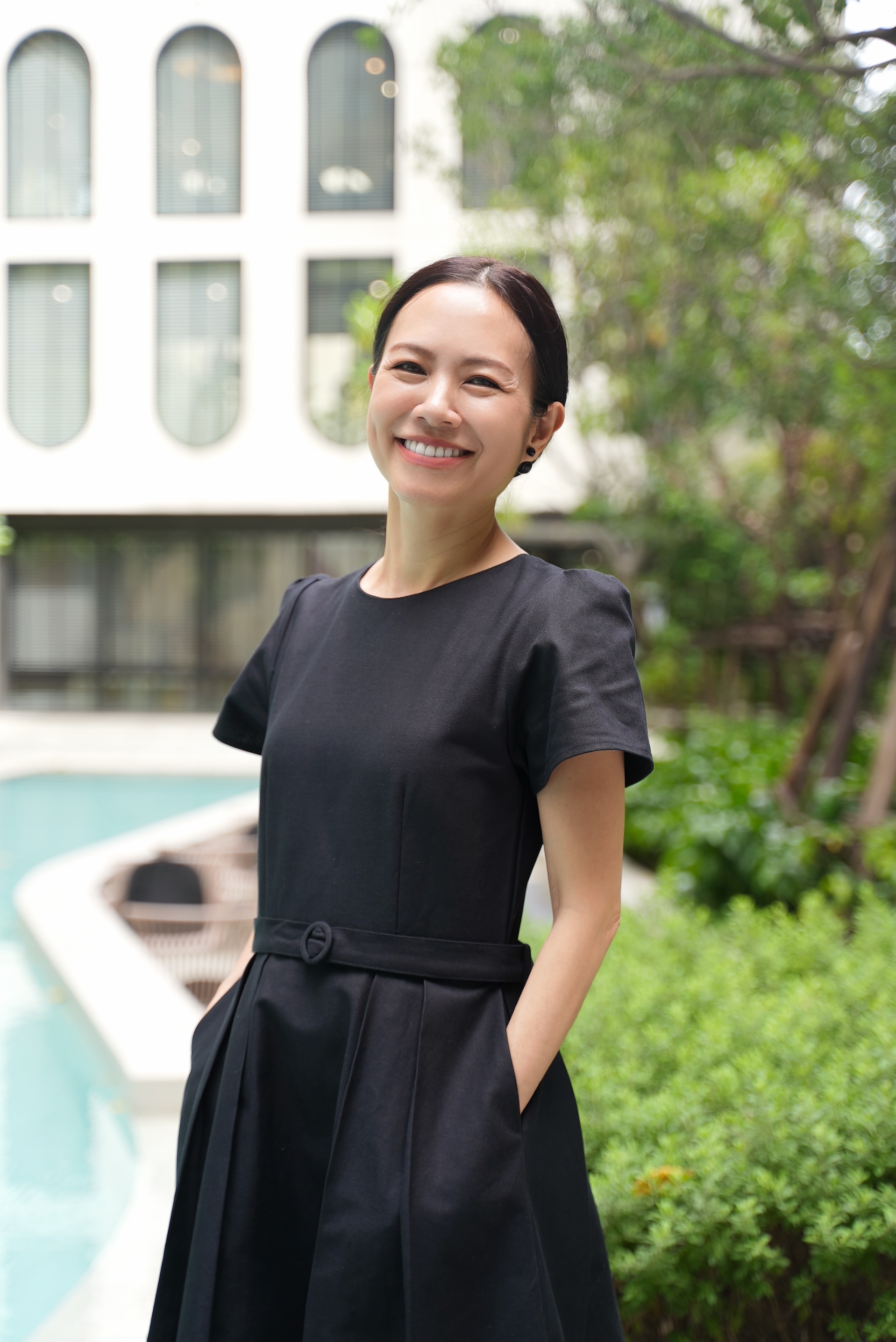 เดรสสีดำเข็มขัดกลม