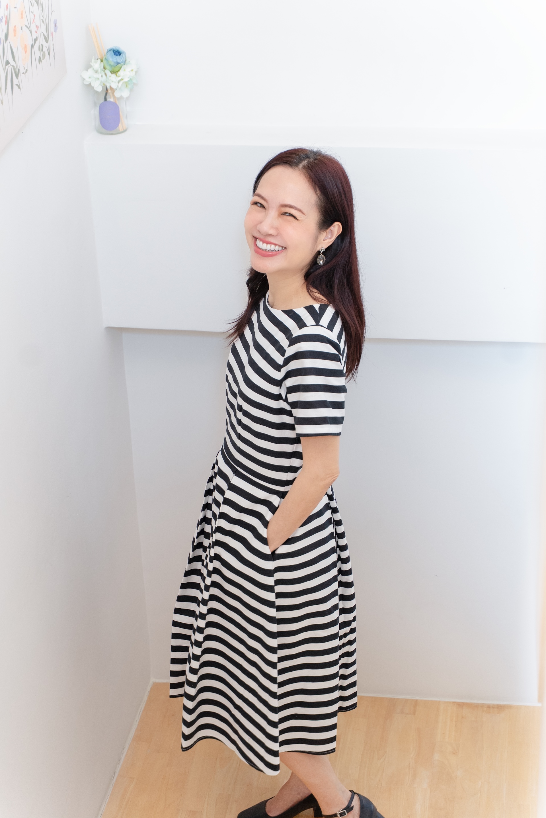 เดรสลายริ้วขาวดำ