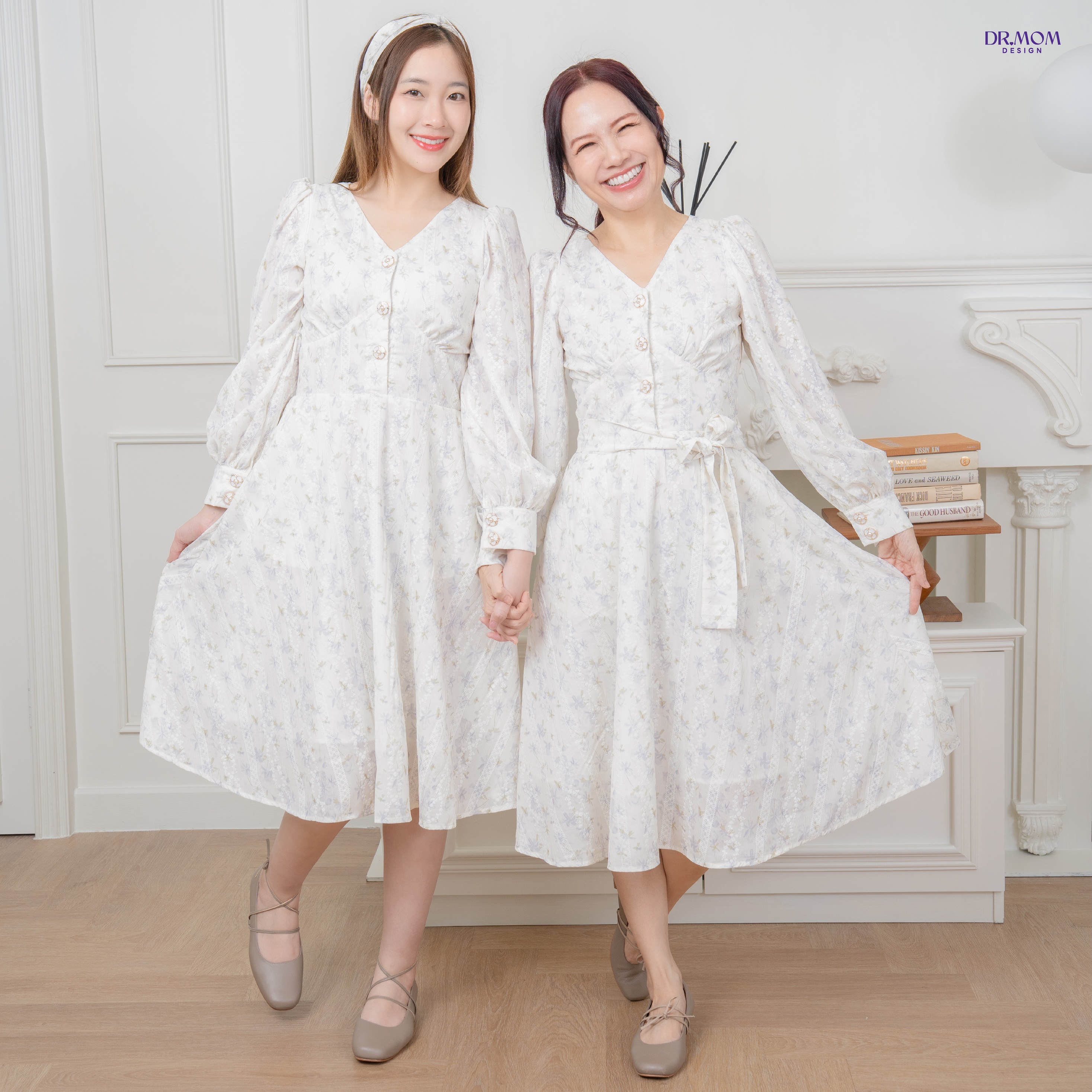 ชุดขาวลายลูกไม้ (White Blossom)