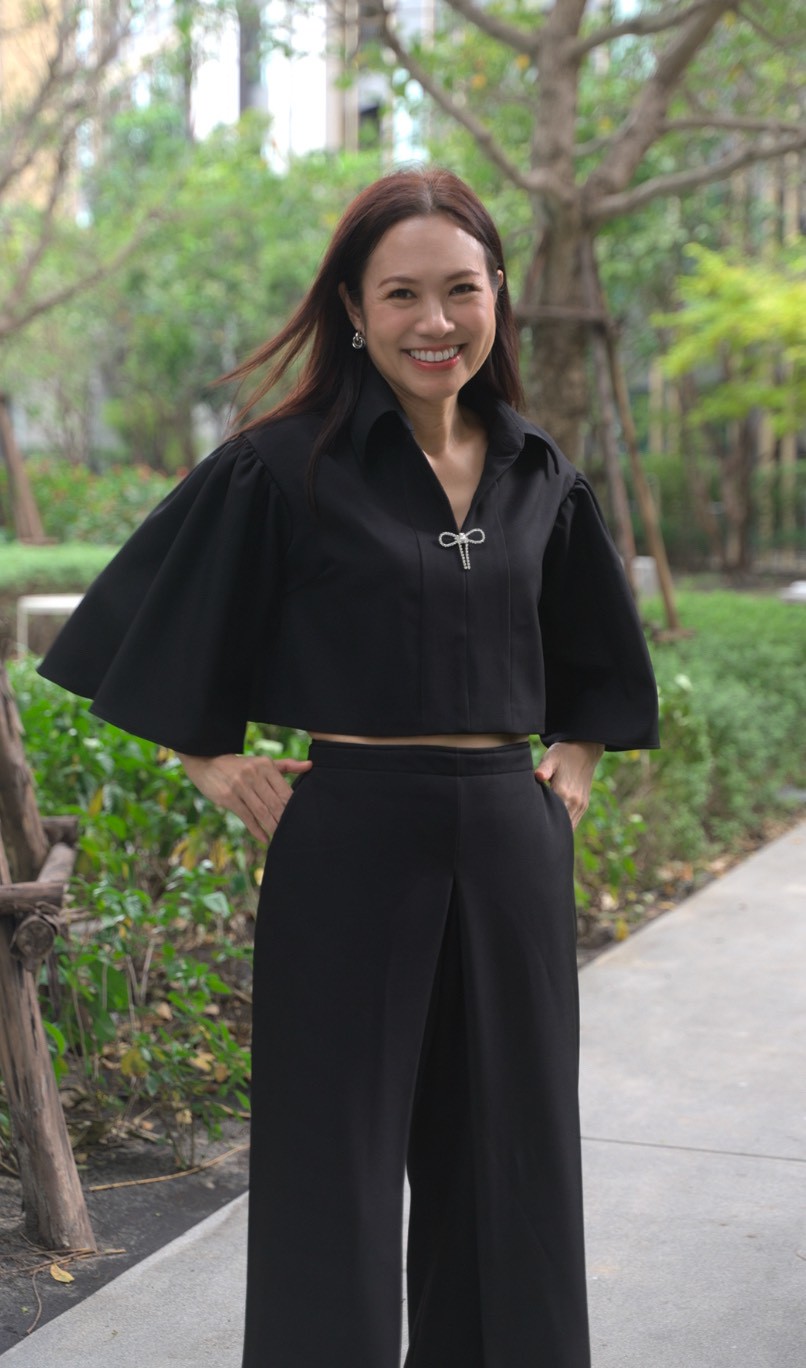 เสื้อครอปแขนระฆัง