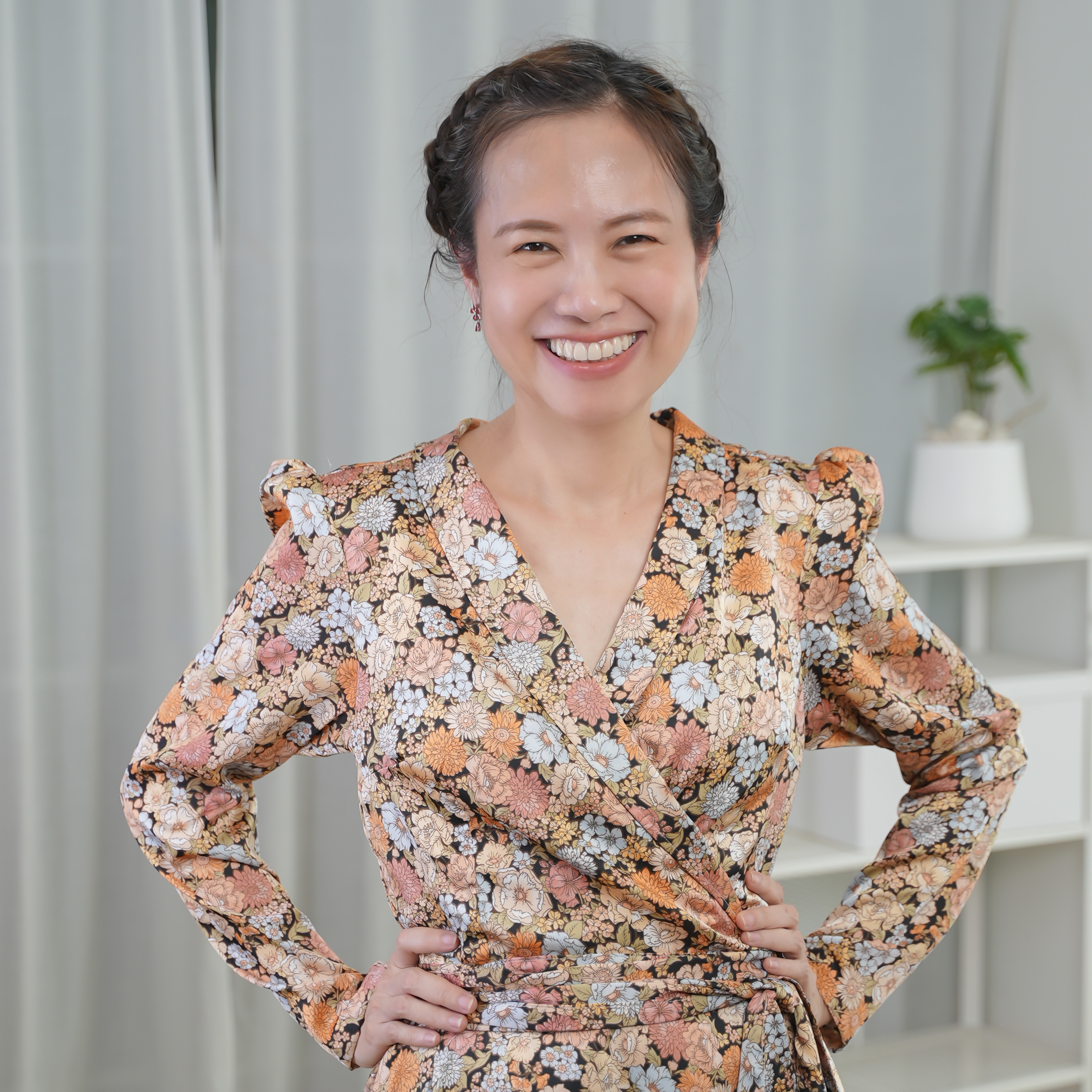ชุดเดรสดอกสะพรั่ง